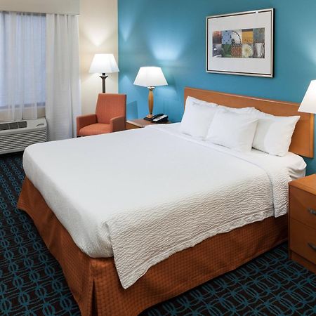 Отель Fairfield By Marriott Растон Экстерьер фото