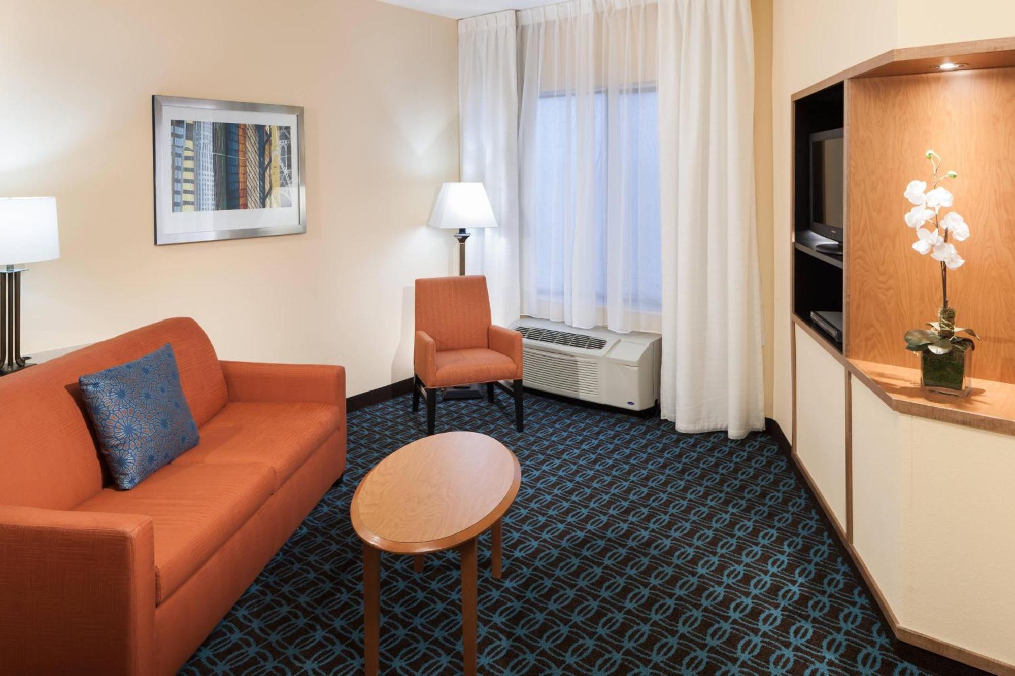 Отель Fairfield By Marriott Растон Экстерьер фото