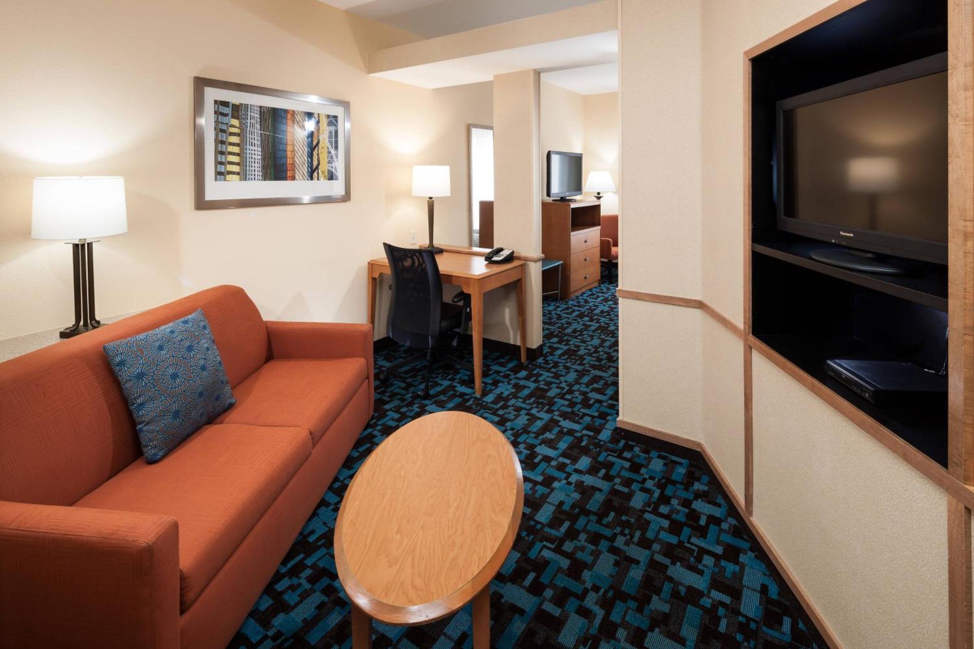Отель Fairfield By Marriott Растон Экстерьер фото