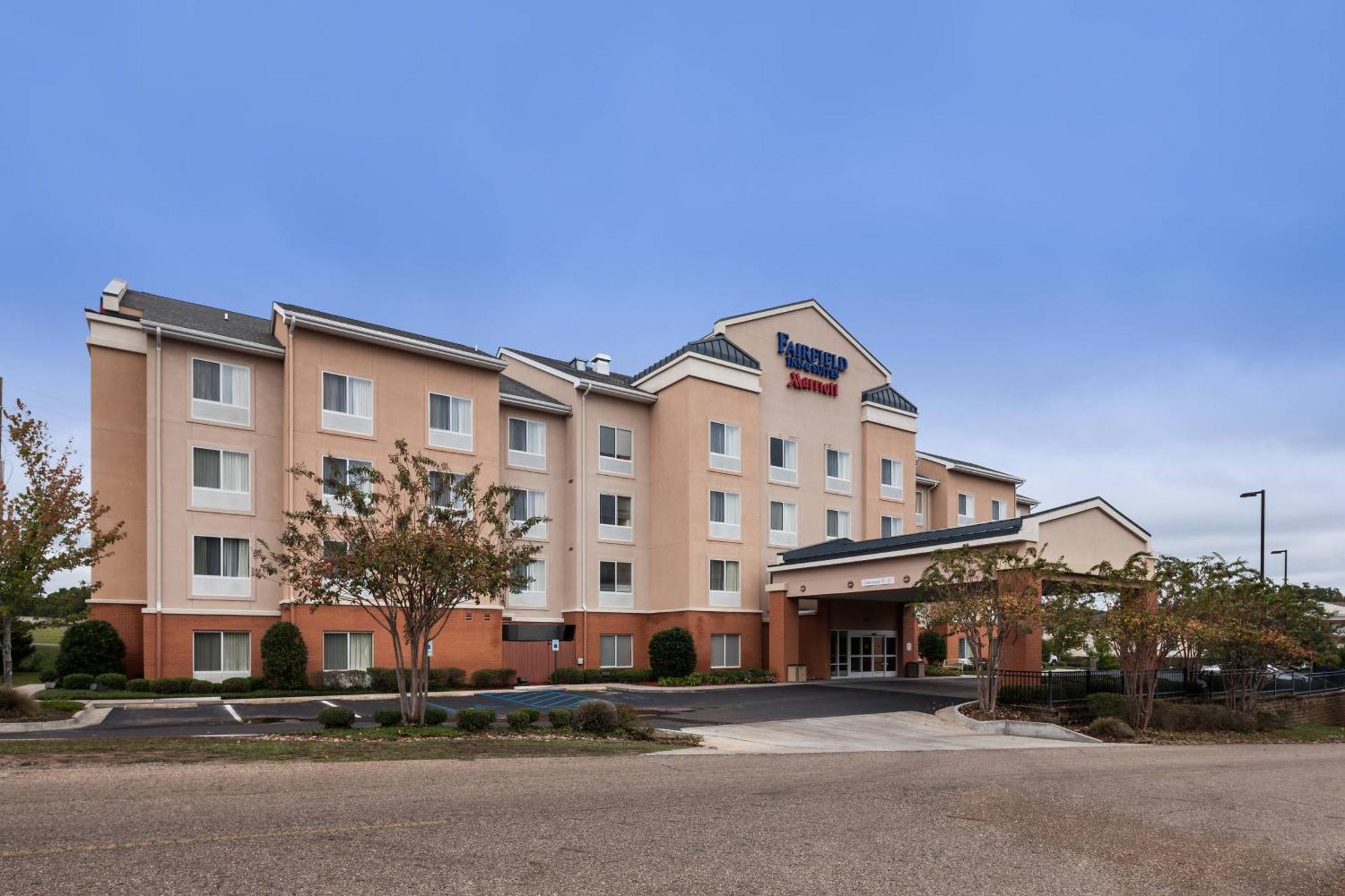 Отель Fairfield By Marriott Растон Экстерьер фото